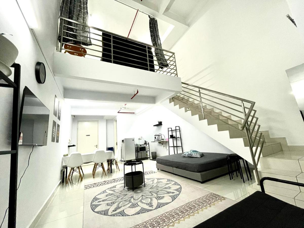 Minimalist Loft IV @Decentrum Apartment กาจัง ภายนอก รูปภาพ